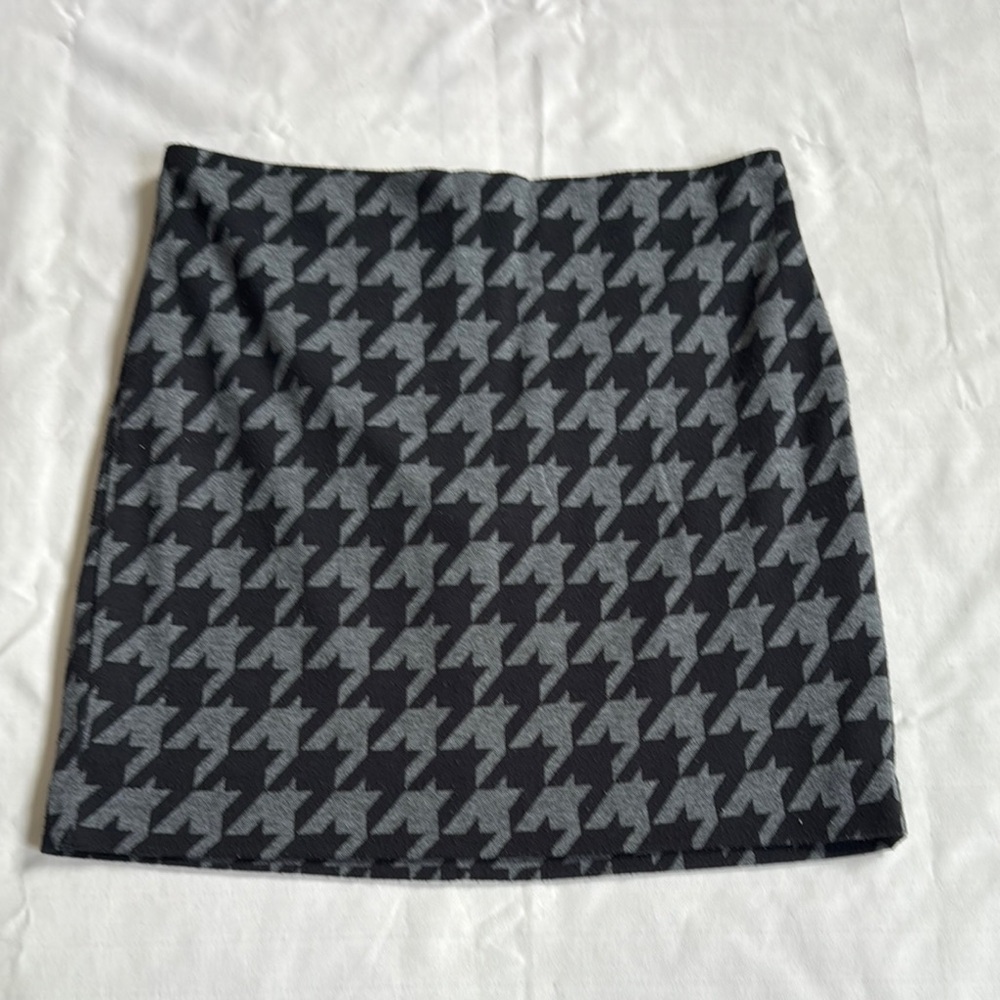 Banana Republic Black and Gray Mini Pencil Skirt size 8